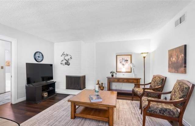 1641 S Pomona Ave photos photos