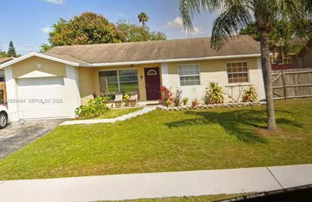 9321 NW 14th St photos photos