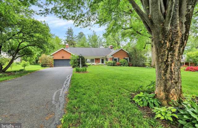 1424 CENTER Road photos photos