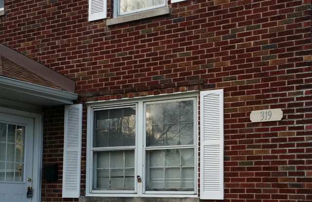 319 Broadmoor Avenue Gallery 2