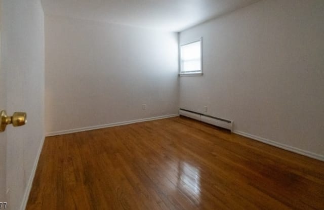 87 Elm Rd - 87 Elm Road, Caldwell, NJ 07006