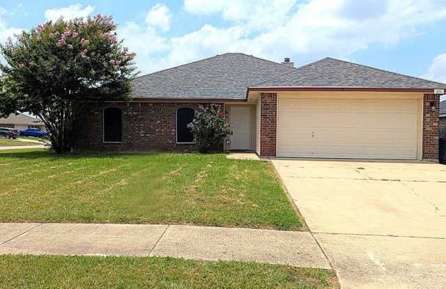 Spacious 4 Bedroom Home with Fresh Updates & Large Yard photos photos Spacious 4 Bedroom Home with Fresh Updates & Large Yard photos photos