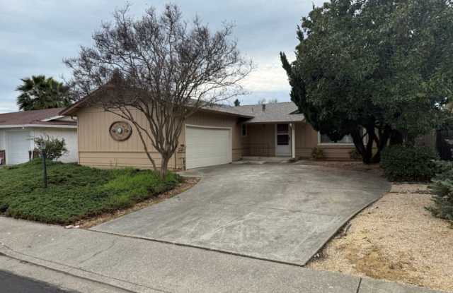 2 Bedroom 2 Bath One Story Senior Community Vacaville *Star Rentals - 120 Glacier Circle, Vacaville, CA 95687