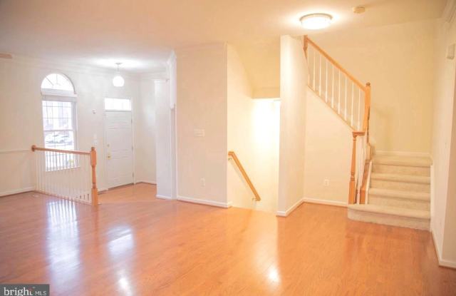 22631 UPPERVILLE HEIGHTS SQUARE Gallery 4