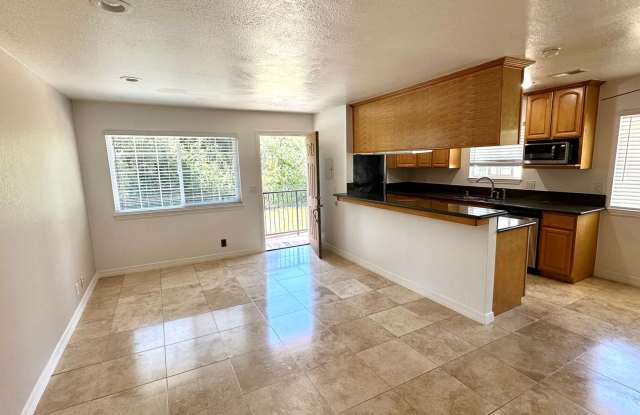 Remodeled Condo Near Transit photos photos