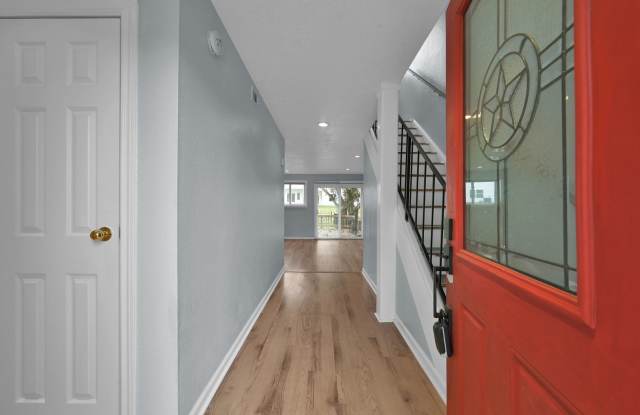 Inviting Townhouse in Walden Gallery 1