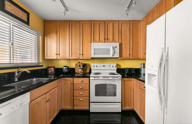 2530 Clairemont Drive Gallery 2