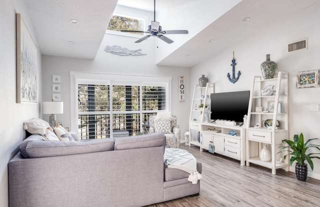 1398 SHADY PINE WAY Gallery 4