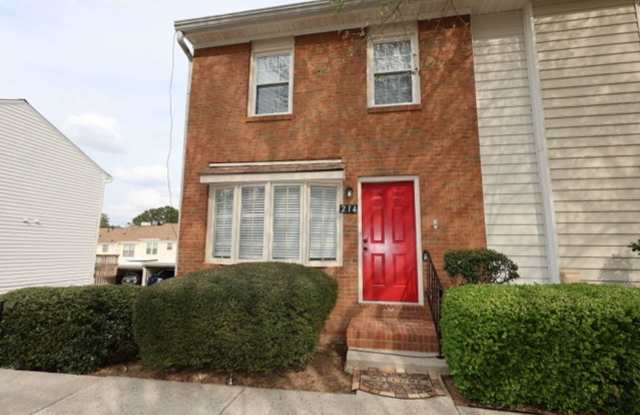 Spacious 3-Bedroom Townhouse for Rent in Prime Roswell Location - 214 High Creek Drive, Roswell, GA 30076