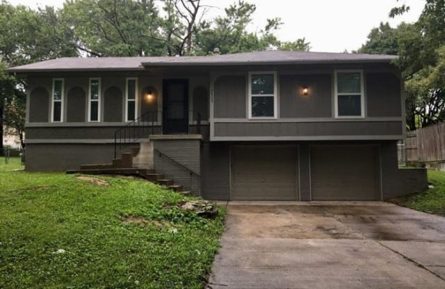 2405 Southwest South Court - 2405 Southwest South Avenue, Blue Springs, MO 64015