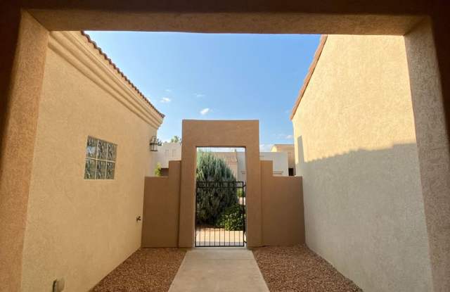 Beautiful 2 Bedroom Del Prado Condominium w/ access to Del Prado Swim Pavillion Gallery 3