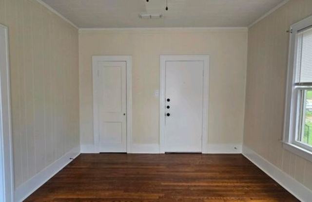 420 South Spring Avenue Gallery 4
