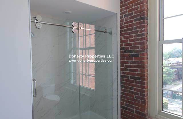 160 Thorndike Gallery 4