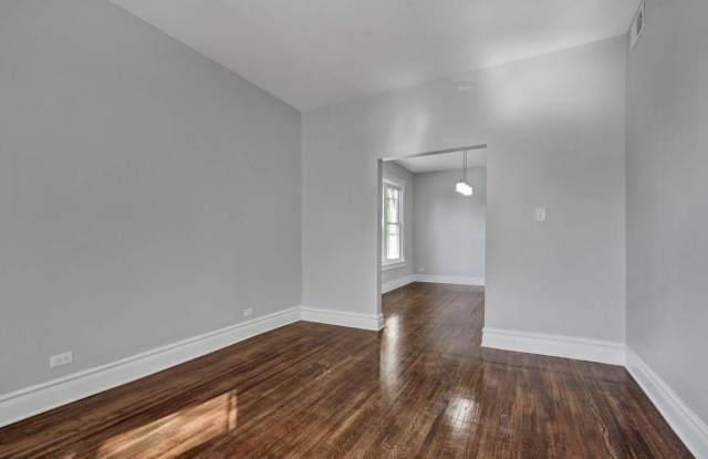 7136 South Michigan Avenue Gallery 3