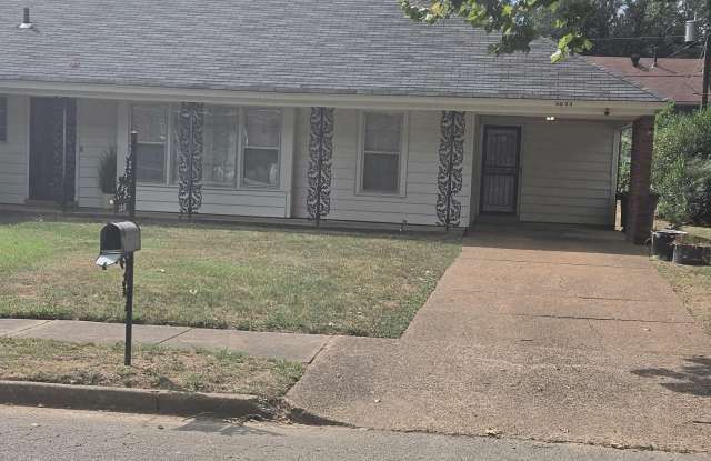 3033 EMERALD Dr Gallery 1
