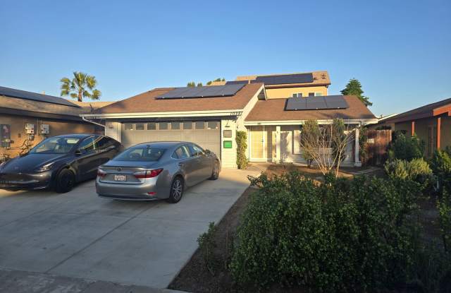 Two-bedroom house in Mira Mesa WITH SOLAR! photos photos