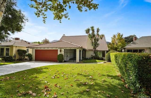 1925 W Parkside Avenue photos photos