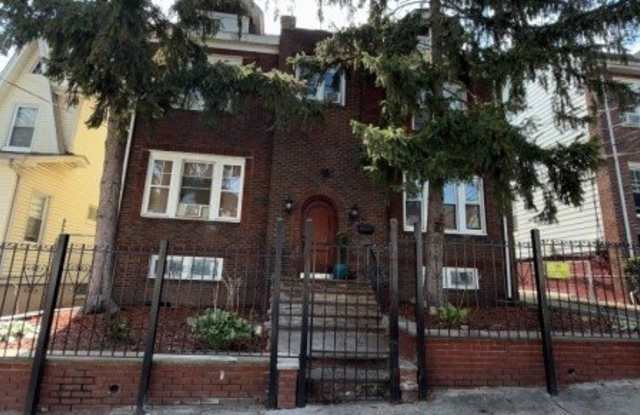 92 Scofield St photos photos