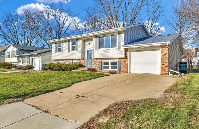 Spacious 4-Bedroom Home with Fenced Yard and Fantastic Location! photos photos
