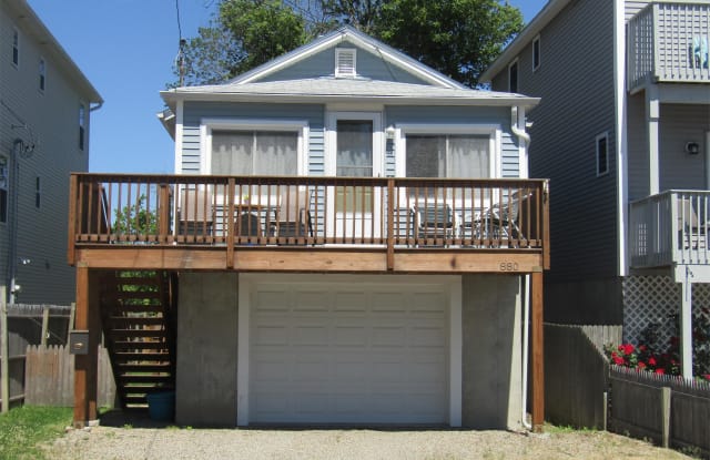880 East Broadway - 880 East Broadway, Milford city, CT 06460