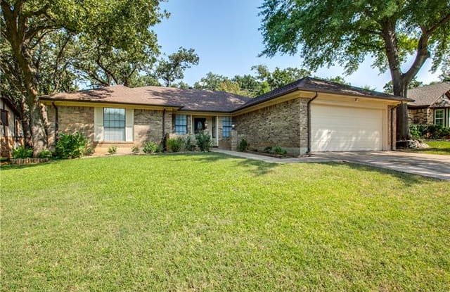 5911 Walden Trail - 5911 Walden Trail, Arlington, TX 76016
