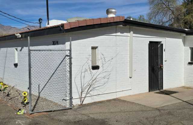 Beautifully Renovated 1 Bedroom Apt - All Ceramic Tile - A/C photos photos