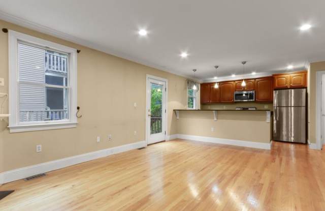1 Ross Pl. Gallery 1