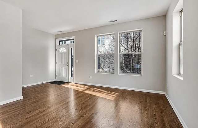 3211 W Lexington St Unit 3B Gallery 2