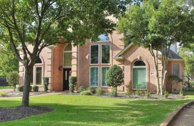 300 Glenrose Court Gallery 2