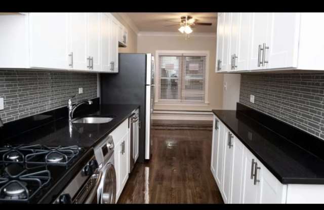 728 W Roscoe St photos photos