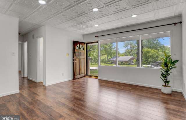 6323 HOWE Place Gallery 2