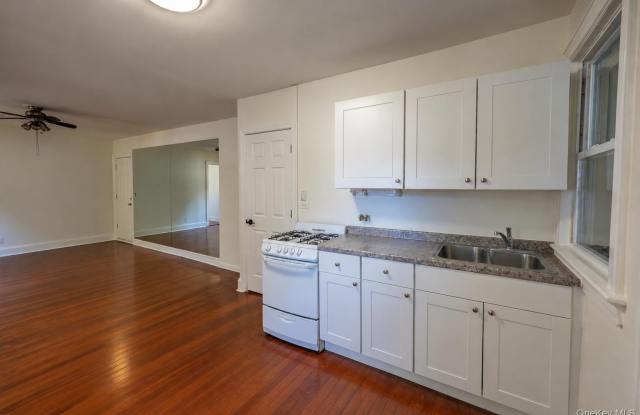364 Ashford Avenue Gallery 4