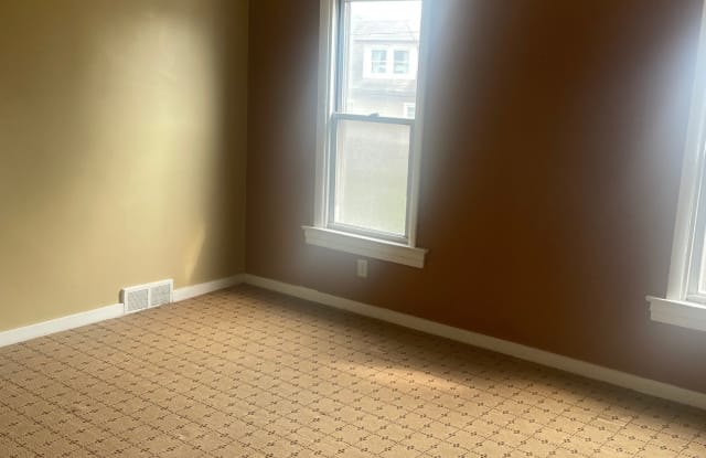 221 5th Street - 2 Gallery 3