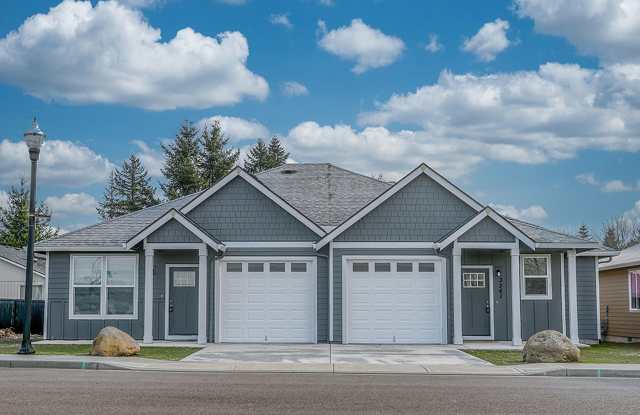 Beautiful 2 Bedroom Duplex in Great Washougal Location! photos photos