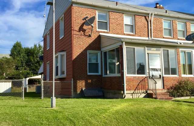 Charming 3BD/1.5BA Townhome in Eastwood, Baltimore! Gallery 3