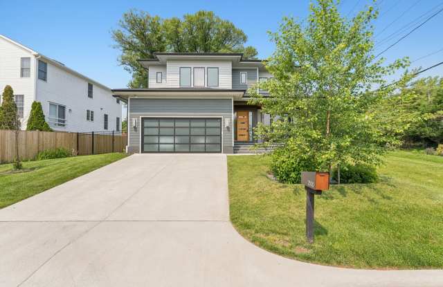 Modern Luxury Meets Smart Living in this Spacious 7-Bedroom Home! photos photos