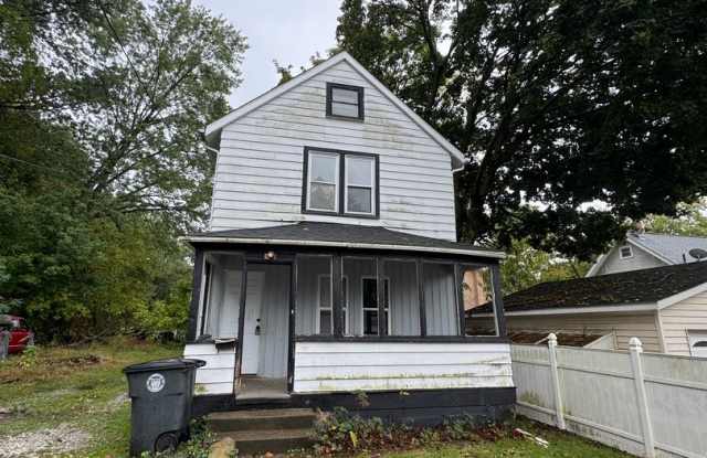 Updated 3-Bedroom Home with Modern Grey Finishes – Open House Feb 7 - 172 Vesper Street, Akron, OH 44310
