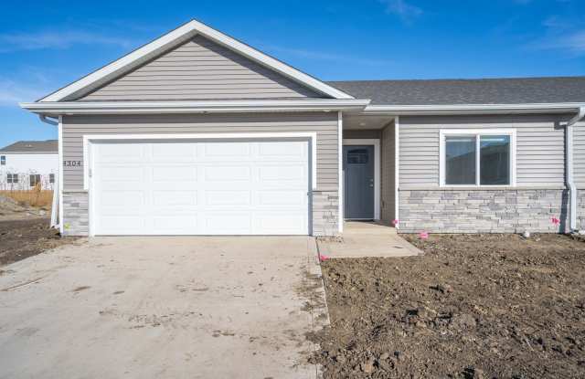 3 Bedroom Ranch Twinhome - 4304 Northeast 14th Street, Ankeny, IA 50021