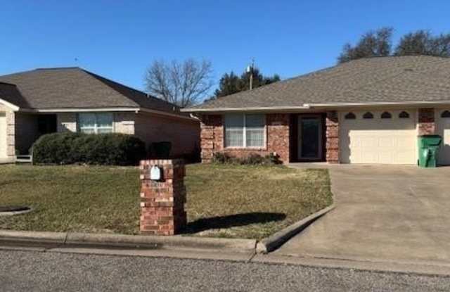 1808 N Paddock Street - 1808 North Paddock Avenue, Stephenville, TX 76401