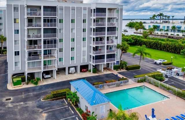 2885 Palm Beach Boulevard unit: 308 photos photos