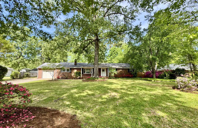 Recently Updated 4-Bedroom Ranch Home w/a 2 Bedroom Guest Cottage! Ready 05-01-26! Pet Friendly Home photos photos