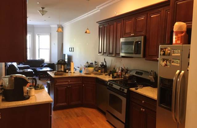 Beautiful 3 bedroom unit near Boston University and the Green Line! photos photos