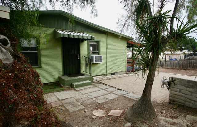 Available now! 2ba 1 ba single story home. - 9827 Conejo Road, Santee, CA 92071