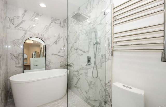 102 Scholz Plaza - 102 Scholz Plaza, Newport Beach, CA 92663