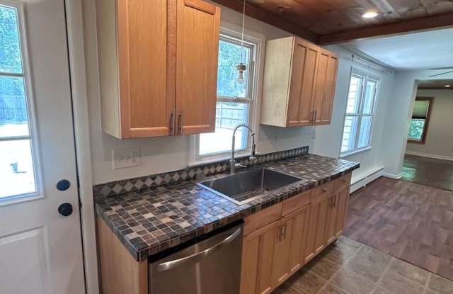 Single-Family Rental in Cazenovia - Move In Ready! Gallery 4