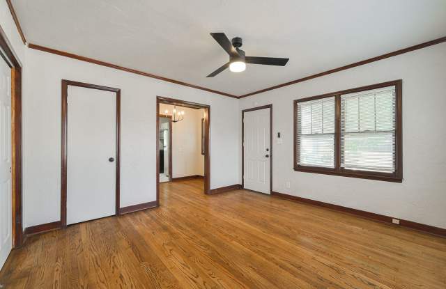 1507 Northwest 28th Street - A Gallery 4