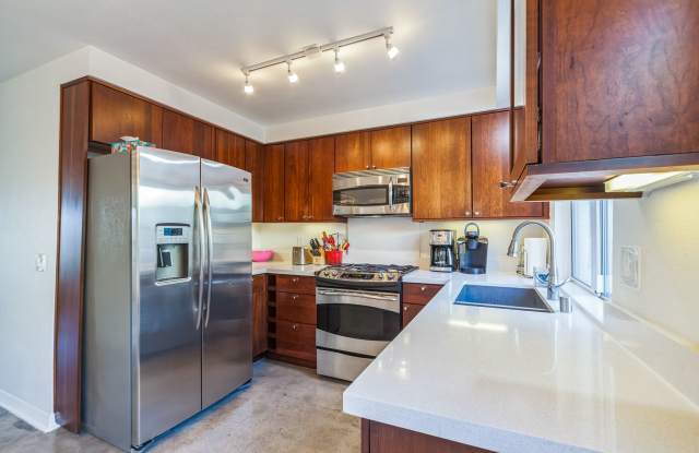 Casa de Oro 2 Bed/ 1.5 Bath Townhome with In-Unit Laundry and Garage! - 1832 North Mira Loma Way, Palm Springs, CA 92262