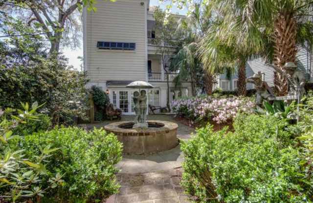 Beautiful 2 BR/1 BA Furnished Apartment Available in Downtown Charleston! Gallery 4