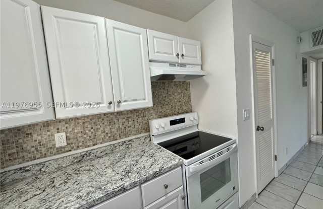 4140 Woodside Dr Gallery 4