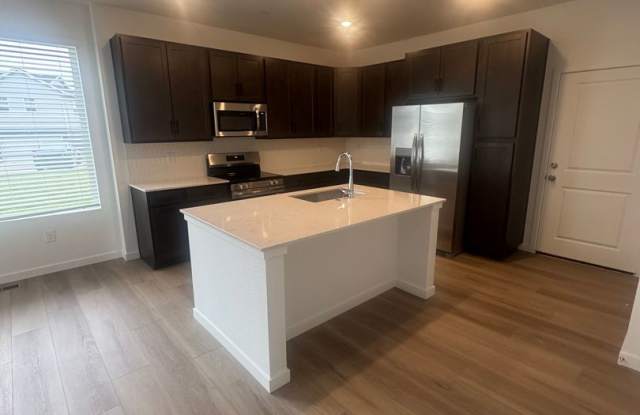 7649 S Cherokee Cir E Gallery 3